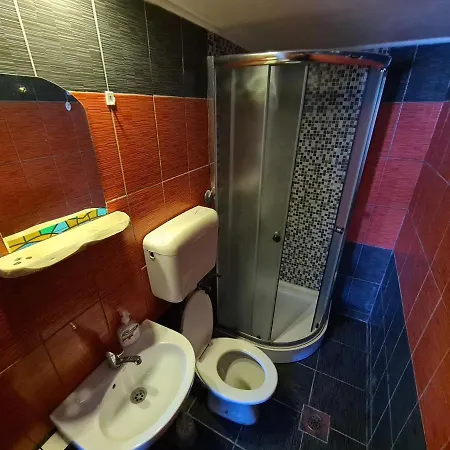 Rustika アパート ヤホリナ