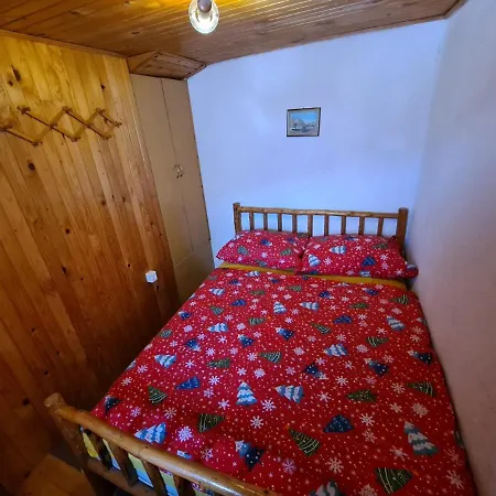 アパート Rustika ヤホリナ